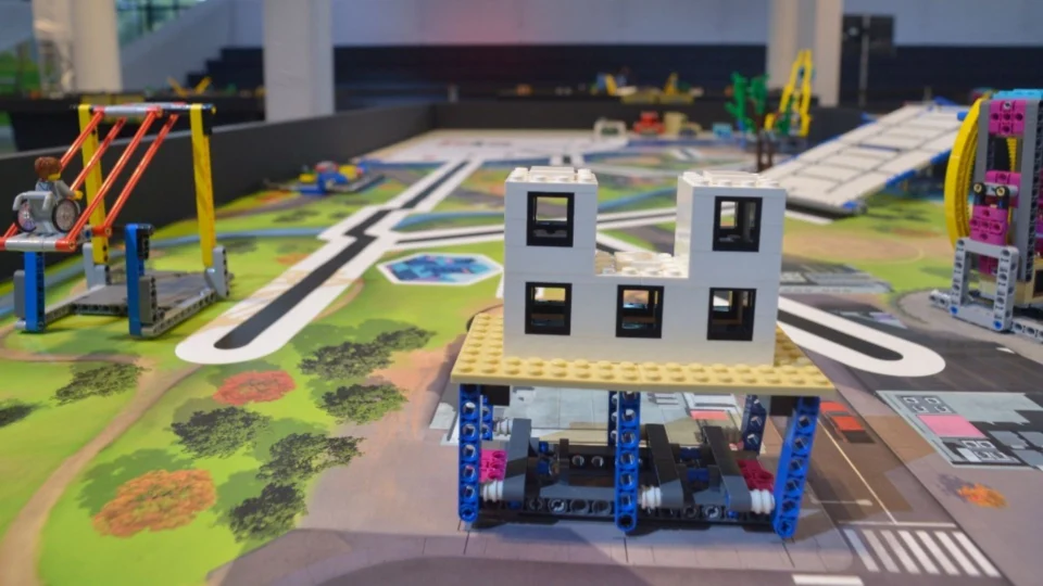 Torneio de robótica reúne equipes de seis estados em Manaus