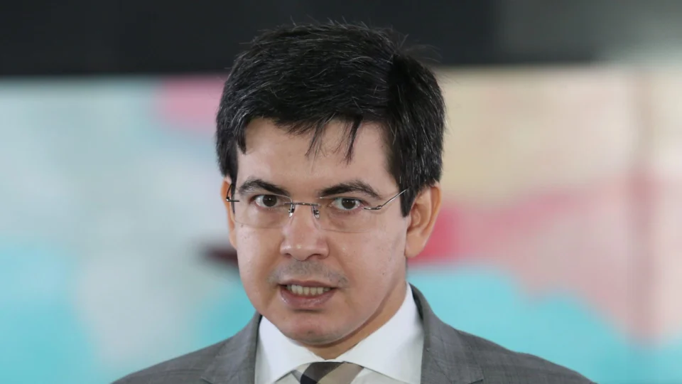 Pedido de abertura da CPI do MEC está previsto para ser protocolado nesta terça-feira