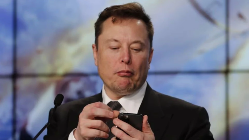 Ações do Twitter despencam após Musk desistir de comprar empresa