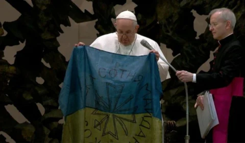 Após Papa Francisco condenar ataque em Bucha, Ucrânia pede que pontífice viaje a Kiev