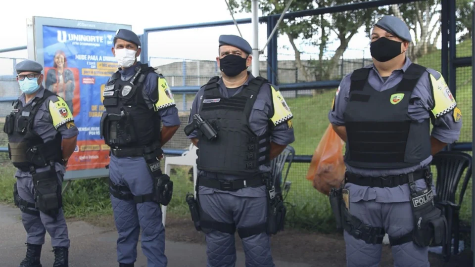 Abono fardamento será pago em maio para policiais militares e bombeiros do AM