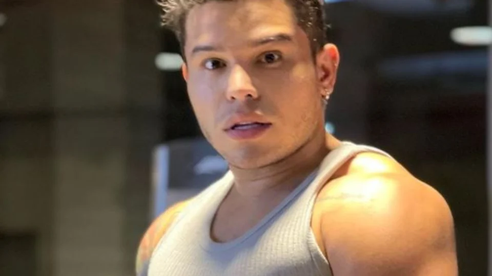 Cantor Tierry revela que fuma maconha para ‘fins medicinais’ em podcast