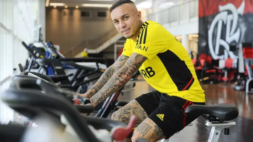 Everton Cebolinha começa avaliações físicas e recondicionamento para estrear pelo Flamengo