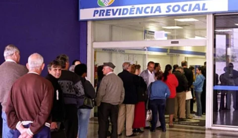 Projeto exige que INSS informe sobre aposentadoria por idade