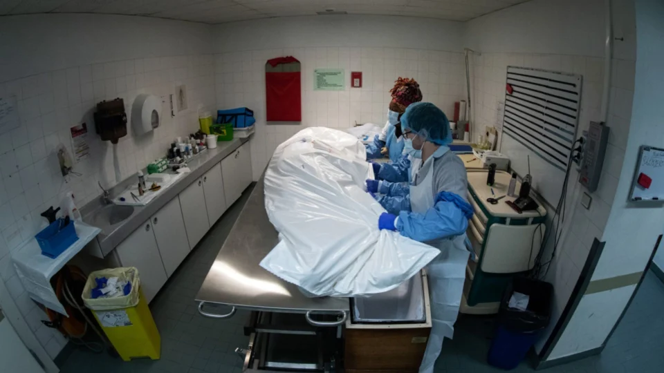 Covid-19 já matou 1 milhão de pessoas no mundo de janeiro a agosto desse ano, segundo OMS