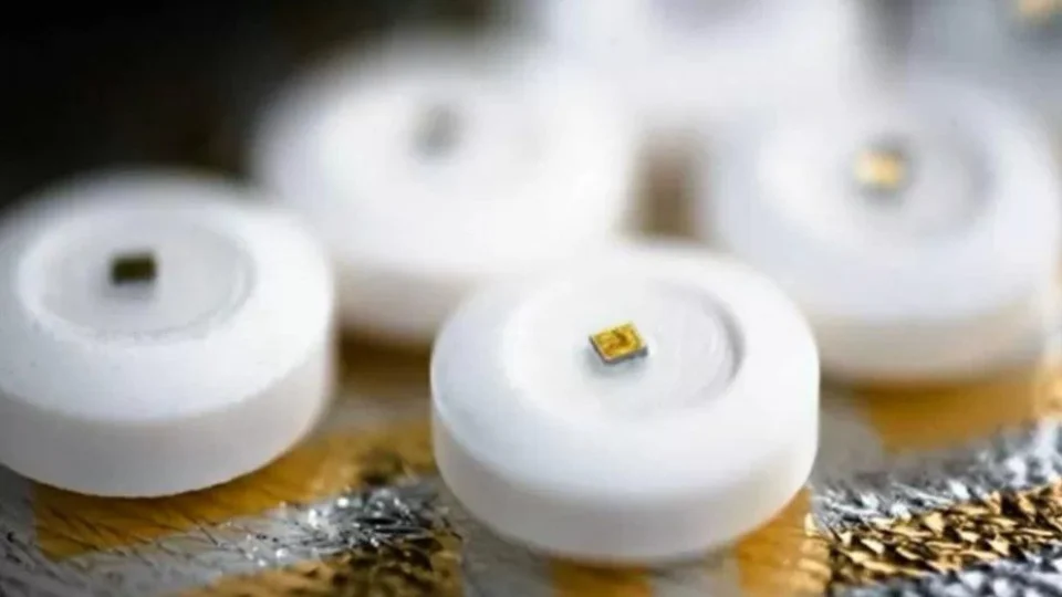 Remédio com chip implantado deve avisar quando paciente ingeriu medicamento