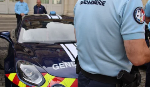 Jovem mata cinco pessoas da própria família, na França