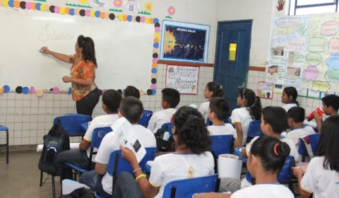 Servidores da Semed, em Manaus, têm reajuste salarial de 12,47%