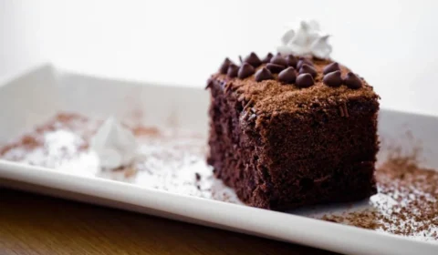 RECEITA FÁCIL: aprenda a fazer bolo de chocolate de liquidificador