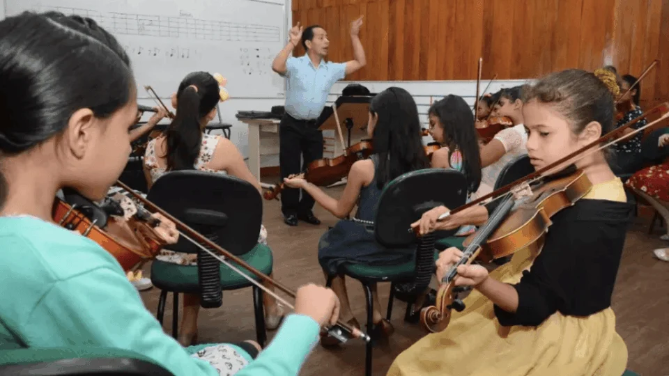UEA: inscrições para cursos de música para crianças encerram neste domingo em Manaus