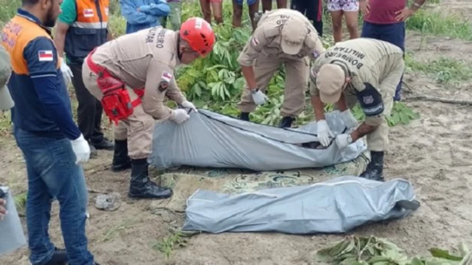 Mãe e filha morrem eletrocutadas após galho de arvore atingir rede elétrica no Amazonas