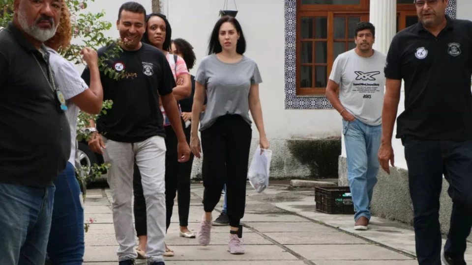 Caso Henry Borel: mãe do menino coloca tornozeleira eletrônica no RJ