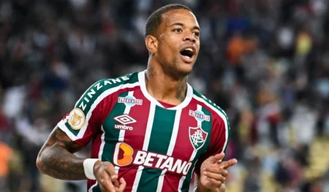 Fluminense goleia Coritiba por 5 a 2 e assume vice-liderança do Brasileirão
