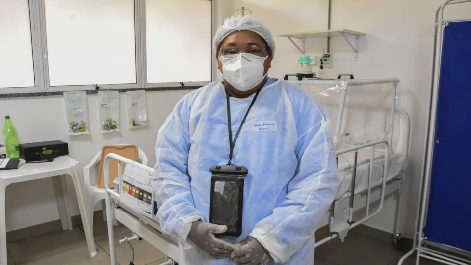 Sancionada Lei que fixa piso salarial para enfermeiros, técnicos, auxiliares e parteiras no Brasil