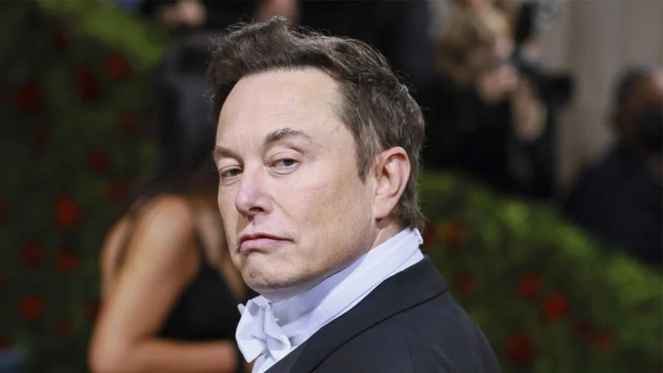 Elon Musk afirma que houve violação de acordo e deixa negociação de compra do Twitter