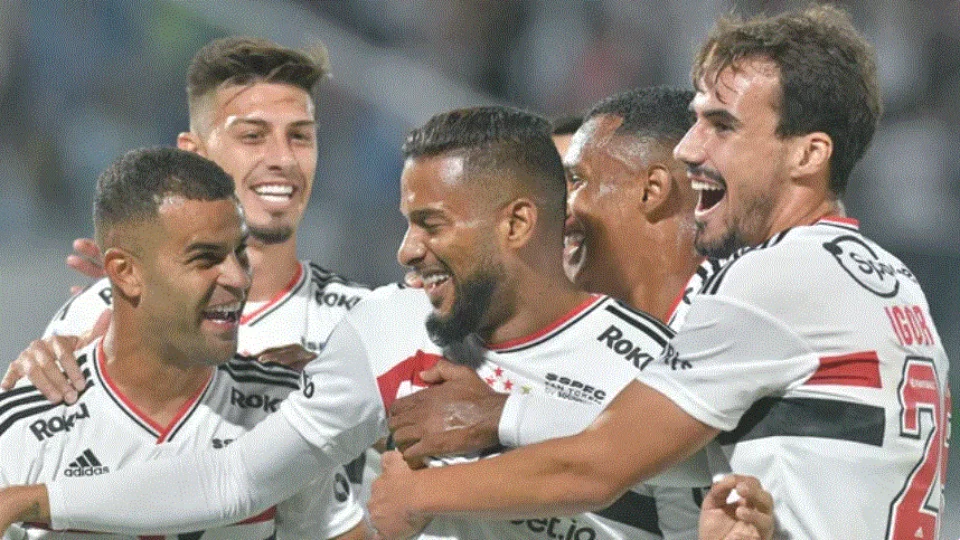 São Paulo mete 3 a 1 no Jorge Wilstermann e dá passo importante para se classificar ao mata-mata da Sul-Americana
