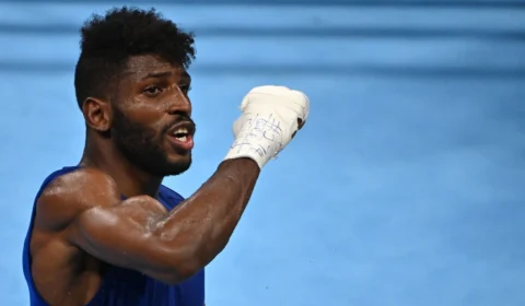 Andy Cruz, campeão olímpico no boxe, é expulso do esporte cubano