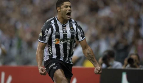 Com golaço de cobertura de Hulk, Atlético/MG bate Flamengo por 2 a 1 pelas oitavas de final da Copa do Brasil