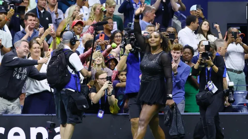Lenda do tênis mundial Serena Williams se despede das quadras após derrota no US Open nos EUA