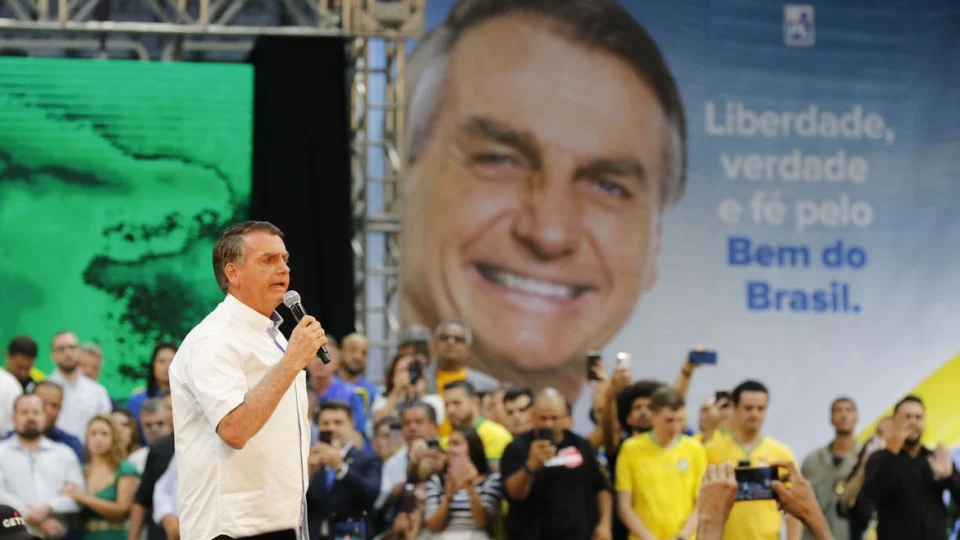 Eleições 2022: Jair Bolsonaro registra candidatura à reeleição no TSE