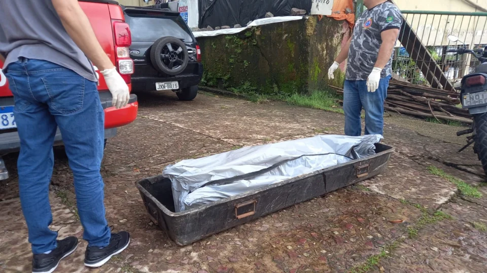 Corpo é encontrado próximo a ponte do Educandos, em Manaus