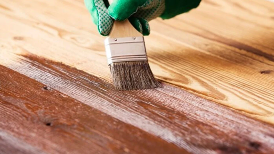 Empresa brasileira cria tinta com nanotecnologia que impede propagação do fogo em superfícies de madeira