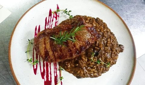 Aprenda a fazer Babybeef Angus com Risoto de Funghi