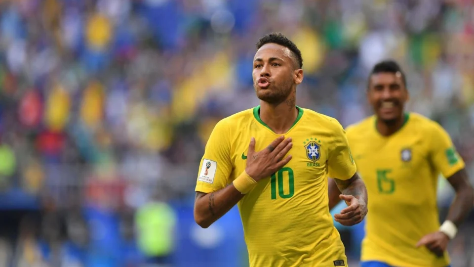 Com gols sobre Coreia, Neymar se iguala a Ronaldo Fenômeno e se aproxima de Pelé em jogos oficiais pela Seleção