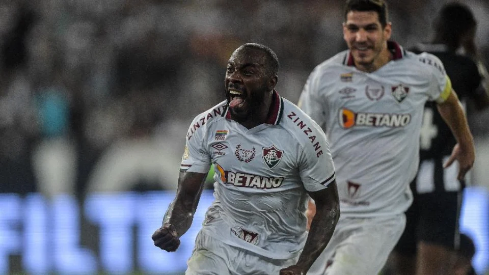 Com golaço de Manoel, Fluminense mostra superioridade e bate Botafogo por 1 a 0 pelo Brasileirão