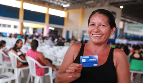 Sete municípios do AM recebem nesta segunda cartão Auxílio Estadual Enchente