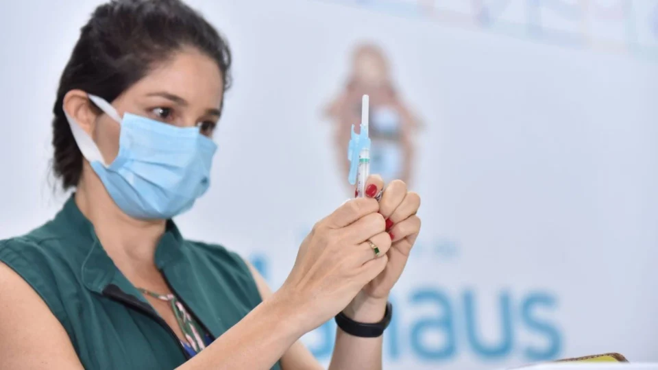 Anvisa se pronuncia após decisão do governo de acabar com emergência do coronavírus