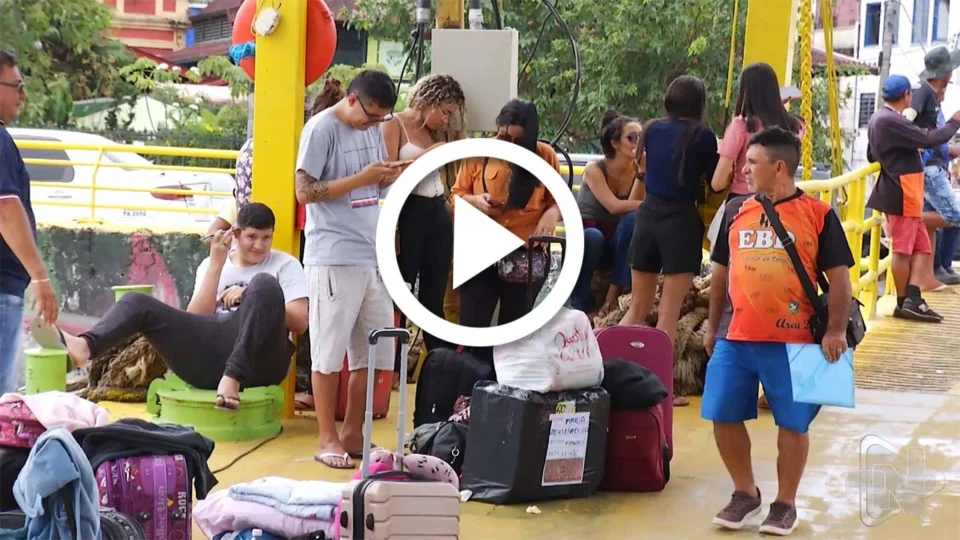 VÍDEO: dono de embarcação vende 60 passagens e desaparece da orla de Manaus