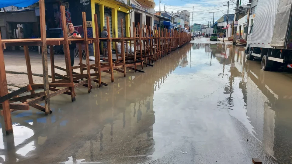 Trecho da rua dos Barés é interditado no Centro de Manaus