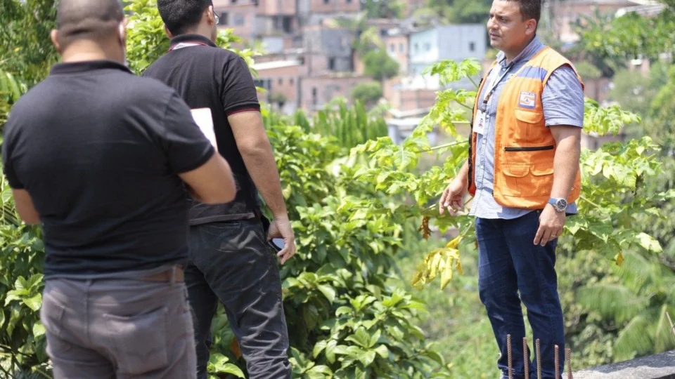 Cinco imóveis em área de risco são interditados no Mauazinho, em Manaus