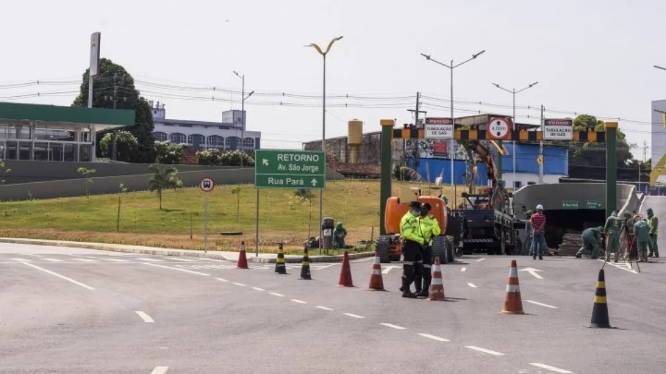 Passagem subterrânea do complexo viário do São Jorge é interditada nesta quinta-feira em Manaus