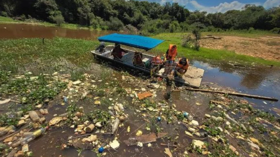 Exposição ‘Plástico Zero nos Igarapés’ segue até o próximo domingo em Manaus