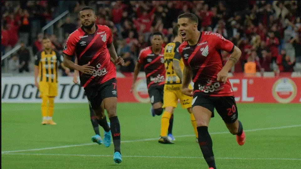 Na estreia de Fábio Carille, Athletico/PR vence The Strongest por 1 a 0 pela segunda rodada da Libertadores