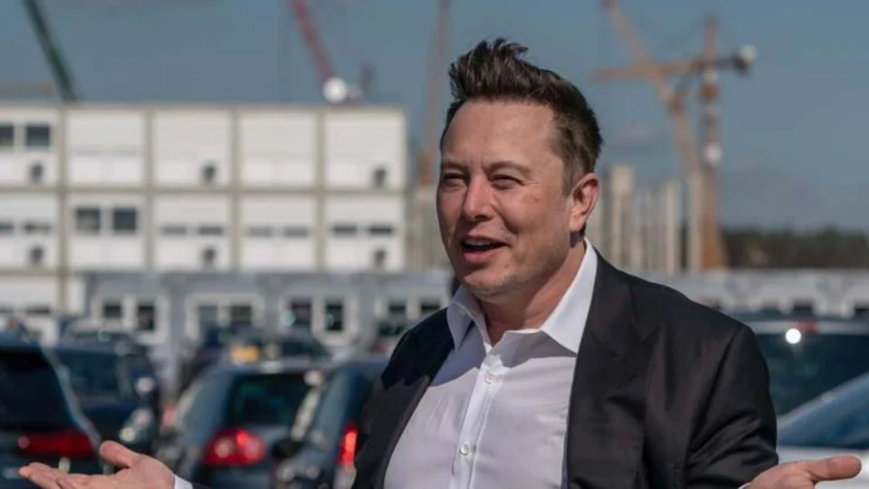 Elon Musk anuncia rede Starlink para conexão de 19 mil escolas e monitoramento da Amazônia