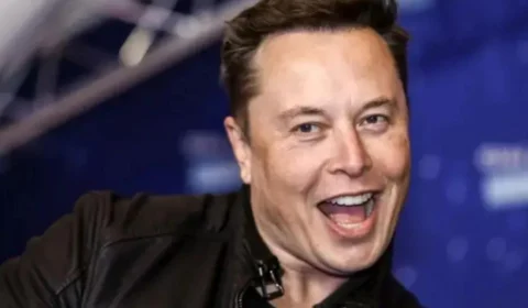 Elon Musk fecha acordo e compra Twitter por US$ 44 bilhões