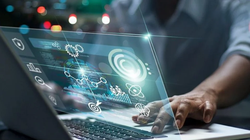 Importante engenheiro de software do Google é afastado após falar que sistema de Inteligência Artificial tem consciência