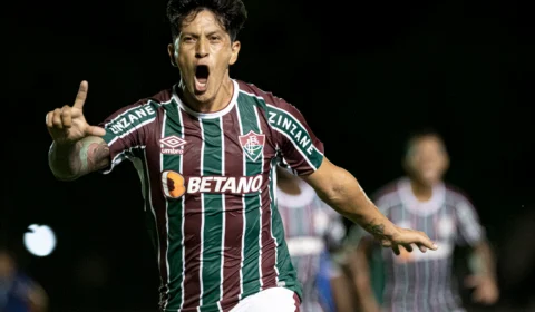 Cano marca duas vezes, destrói defesa do Fla e garante vantagem do Flu na final do Campeonato Carioca