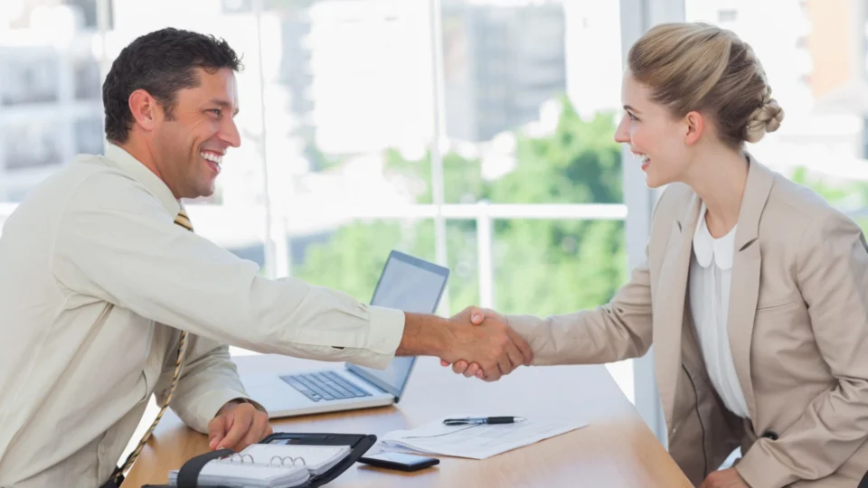 Procurando novo emprego? Saiba o que falar sobre o antigo empregador