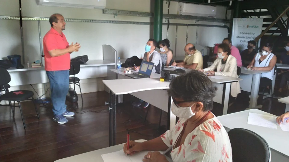 Edital oferta 70 vagas em curso de elaboração de projetos para artistas de Manaus