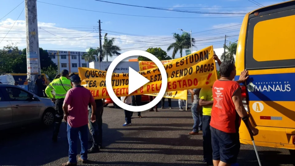 Vídeo: motoristas de ‘amarelinho’ protestam na Zona Leste de Manaus