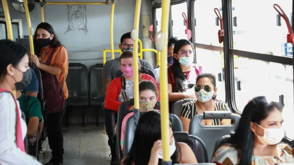 Uso de máscara segue obrigatório no transporte público de Manaus