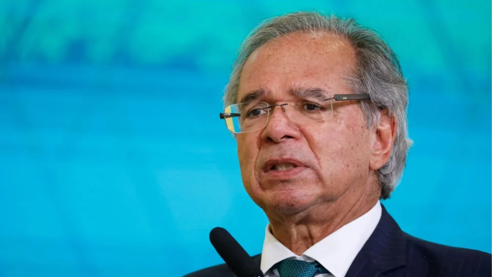 Ministro da Economia Paulo Guedes testa positivo para Covid-19