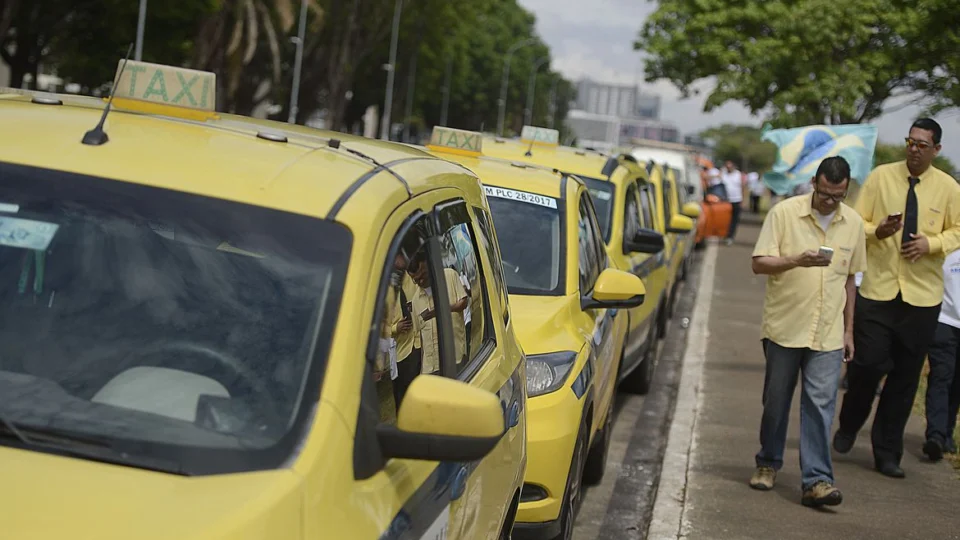 Termina nesta segunda prazo para prefeituras fazerem cadastros no Bem-Taxista