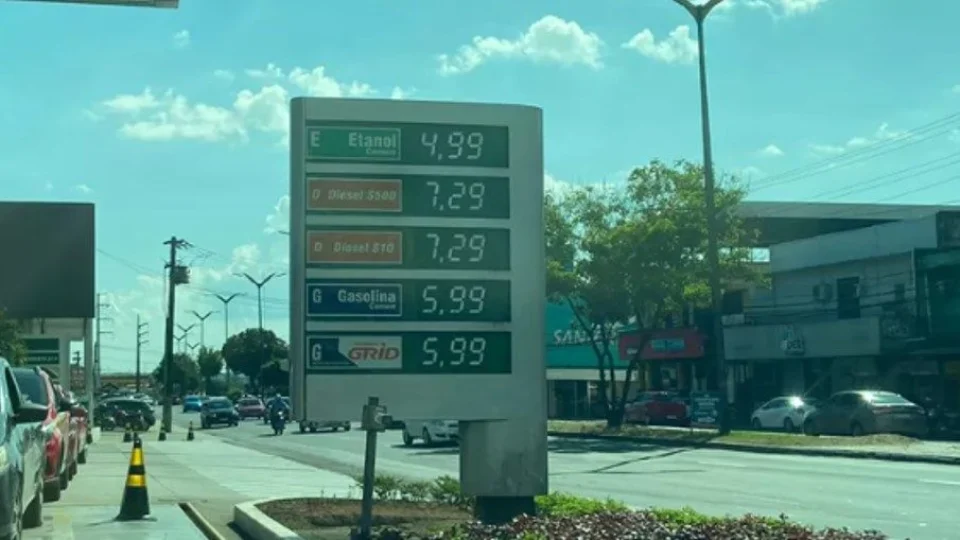 Após redução do ICMS, preço da gasolina chega a R$ 5,99 em Manaus