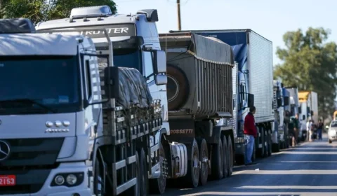 Auxílio caminhoneiro começa ser pago em 9 de agosto; veja calendário abaixo