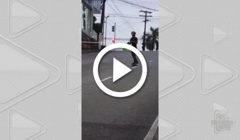 VÍDEO: jovem sofre acidente após descer de skate em avenida de Manaus